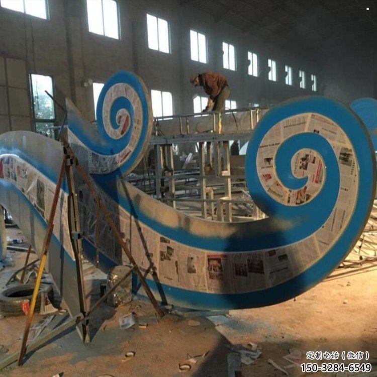 操場云朵雕塑，鏤空景觀雕塑，噴砂制造