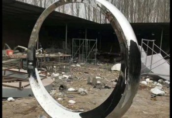 月牙雕塑選用，小區(qū)擺件，大型鏤空月牙雕塑公司