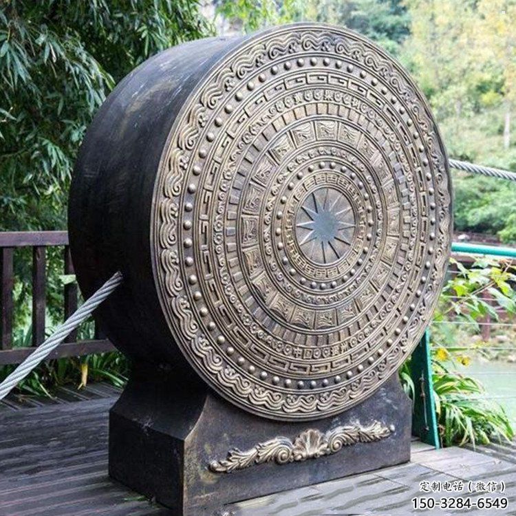 銅鼓雕塑預定，小區擺件，銅鼓雕塑主題精品