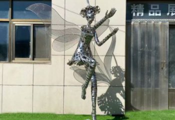 欽州現(xiàn)代鏤空舞者雕塑承接，歐式風格，鐵藝跳舞雕塑精選