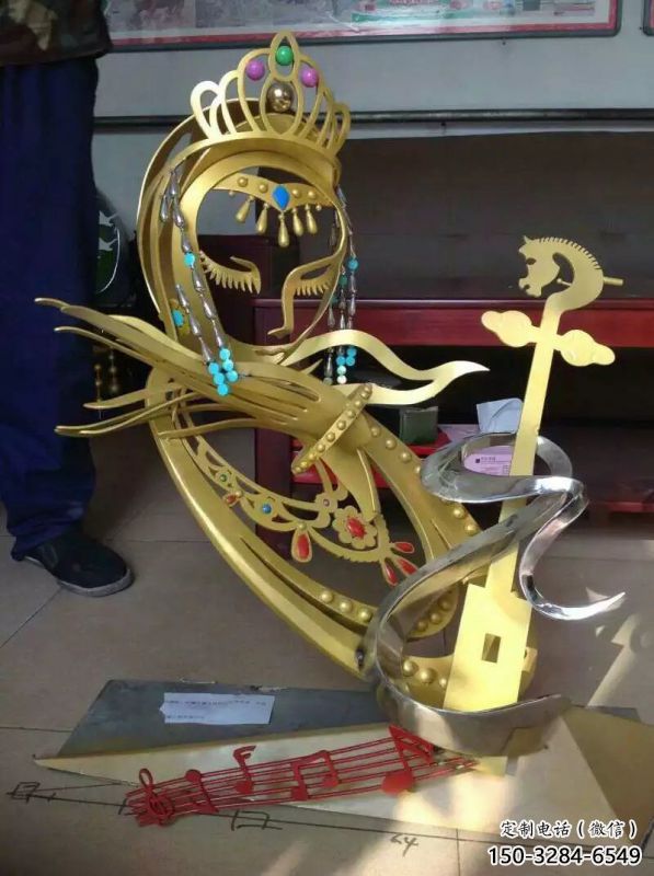 新鄉(xiāng)公園臉譜雕塑