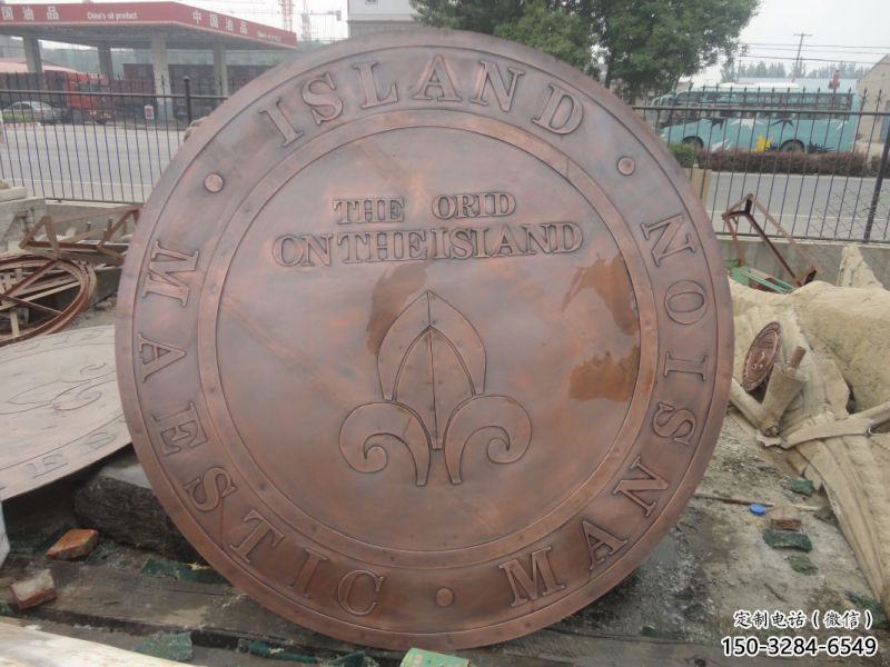 雞西彩繪校徽雕塑