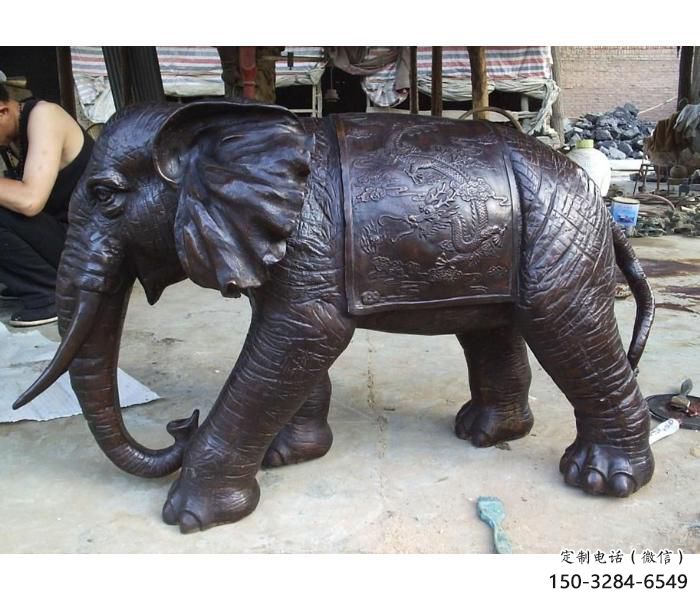 無錫庭院大象雕塑定做，廣場(chǎng)雕塑，室外銅大象雕塑提供